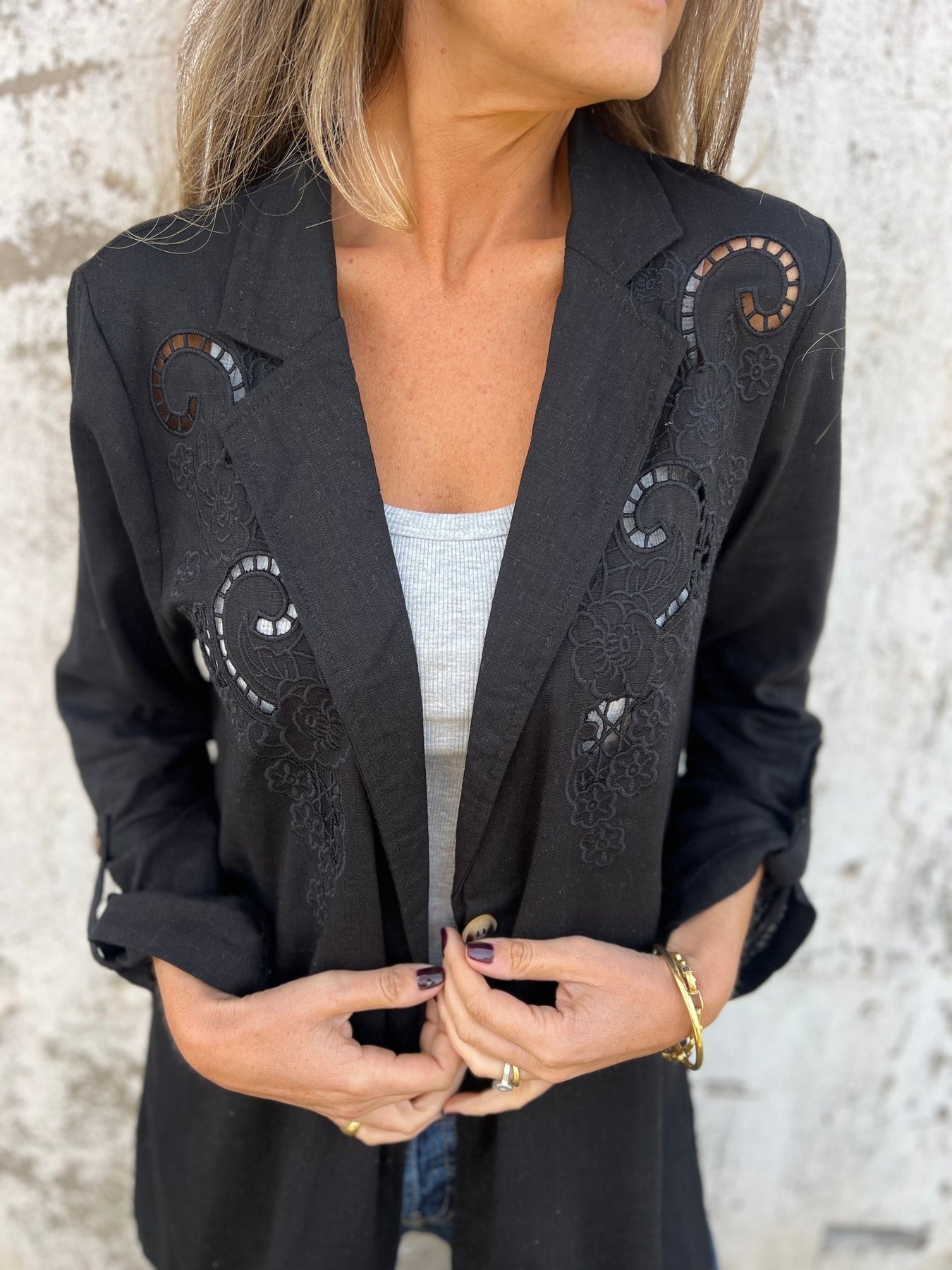 Camisa con bordados