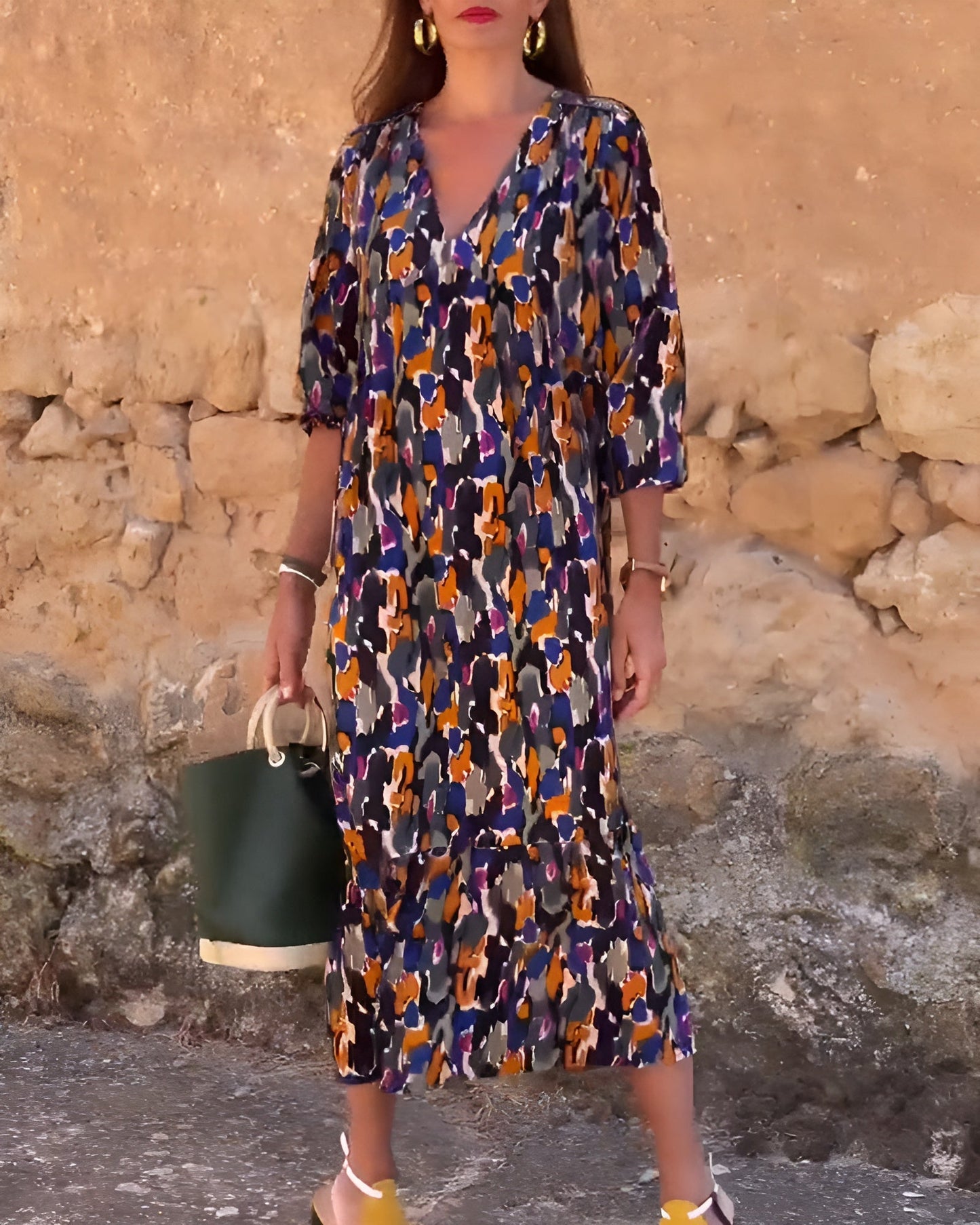 Natalia | Vestido con escote en V y estampado retro