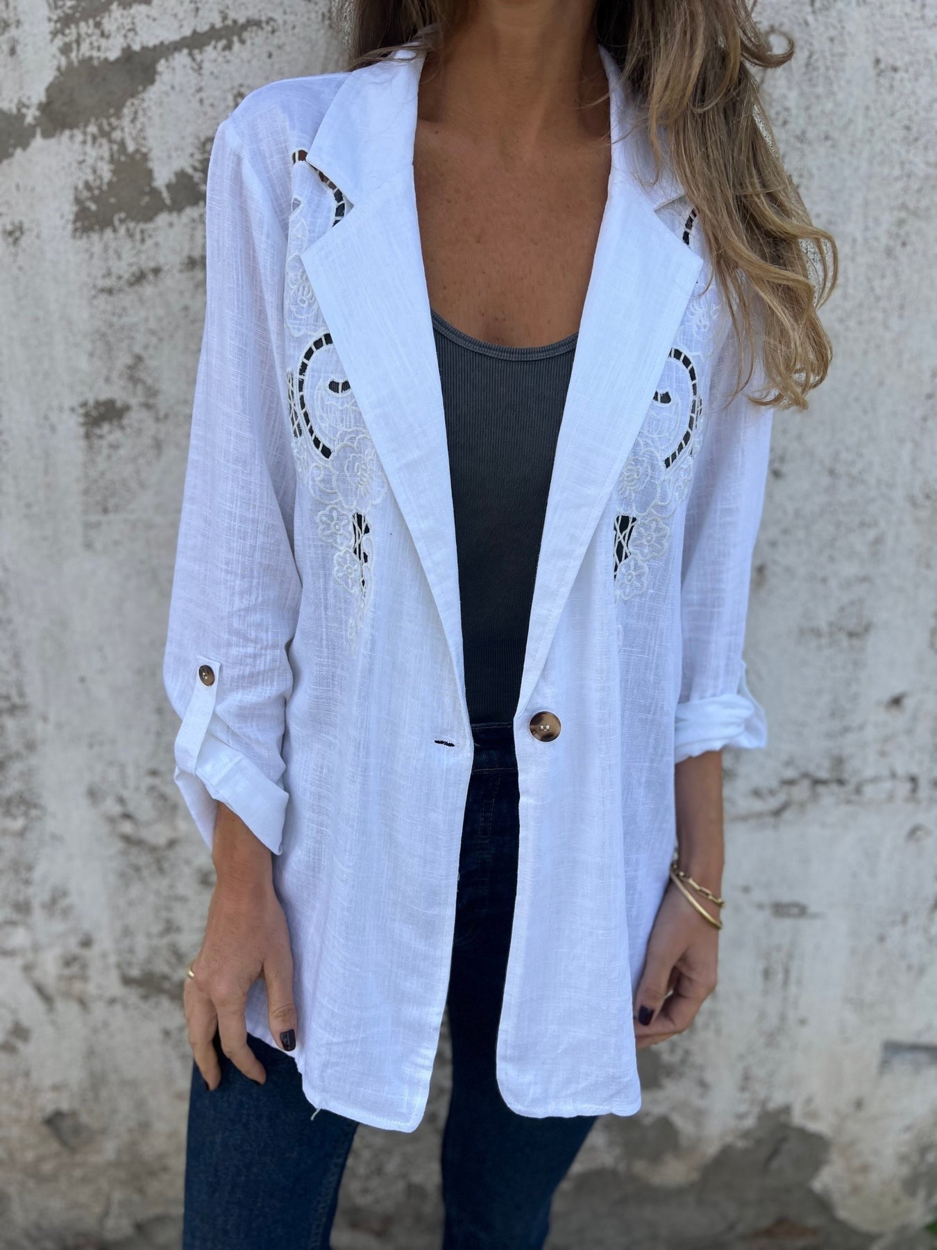 Camisa con bordados