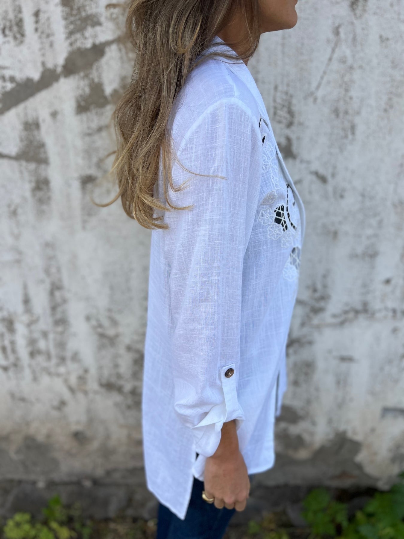 Camisa con bordados
