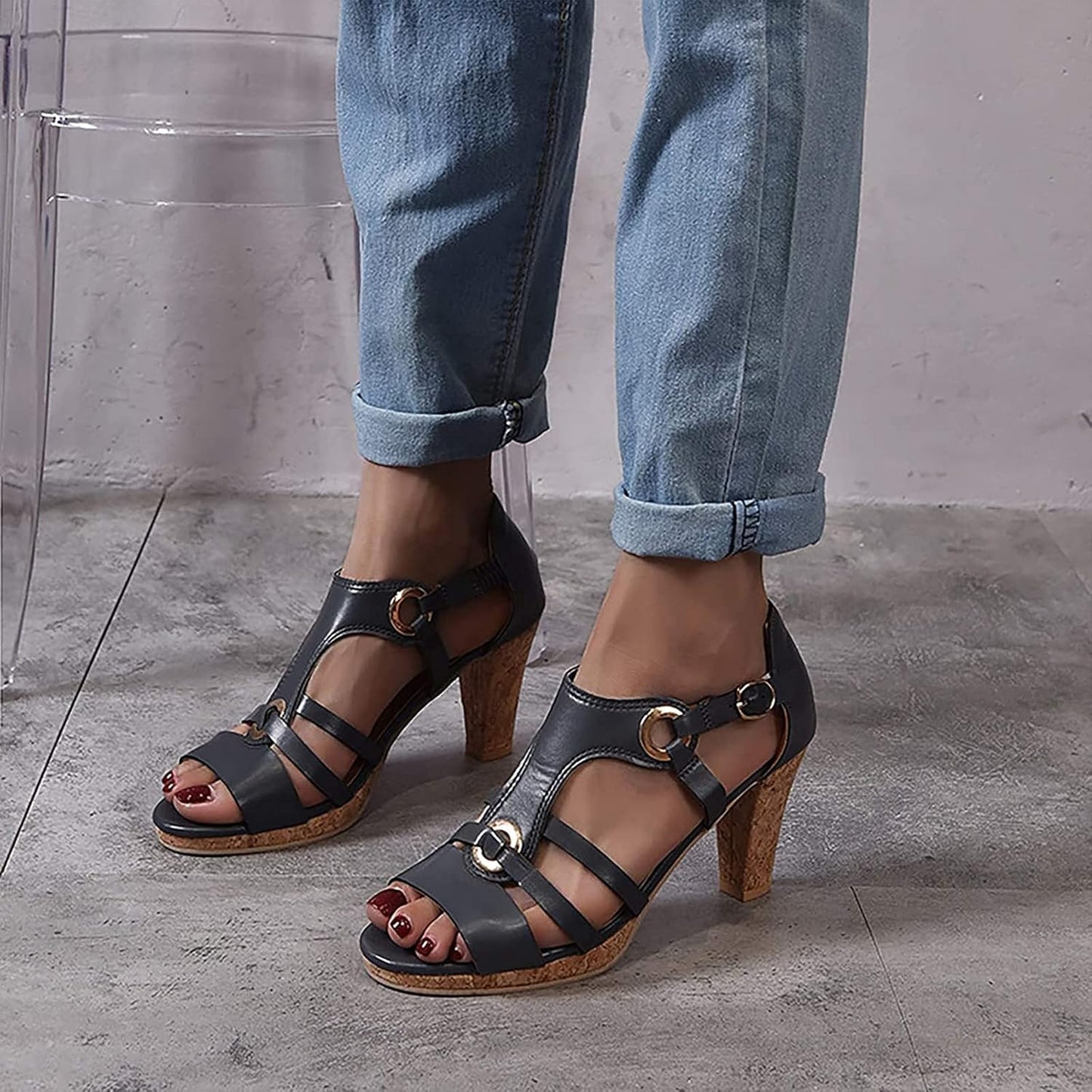 Sandalias de cuero con tacón