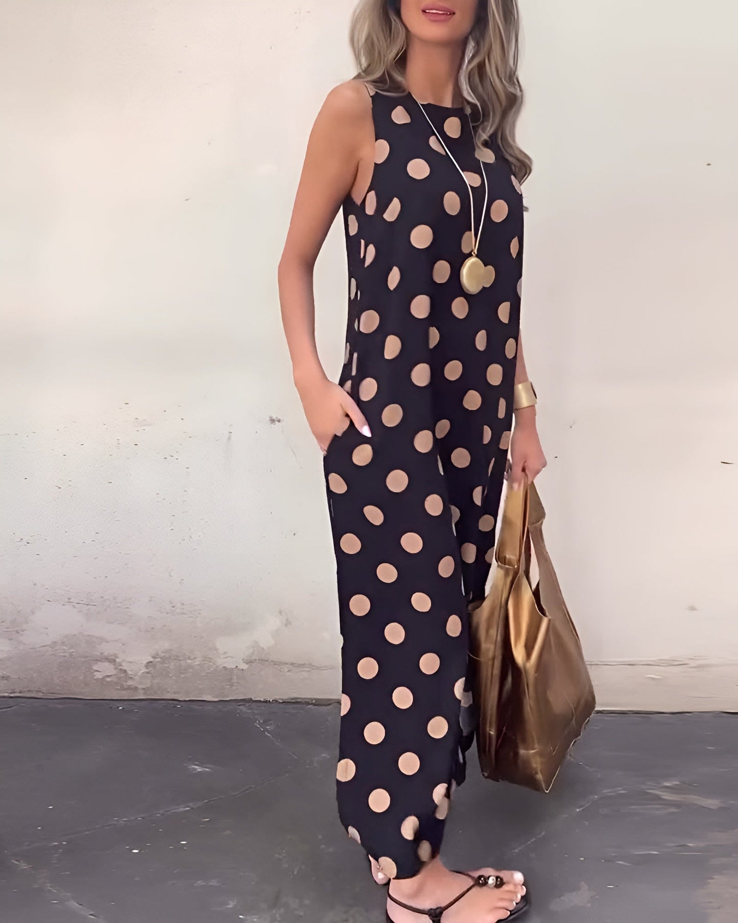 Celia | Vestido largo de lunares con abertura elegante