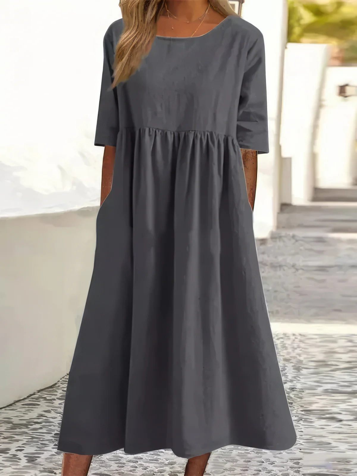 Vestido con Cuello Redondo y Bolsillos