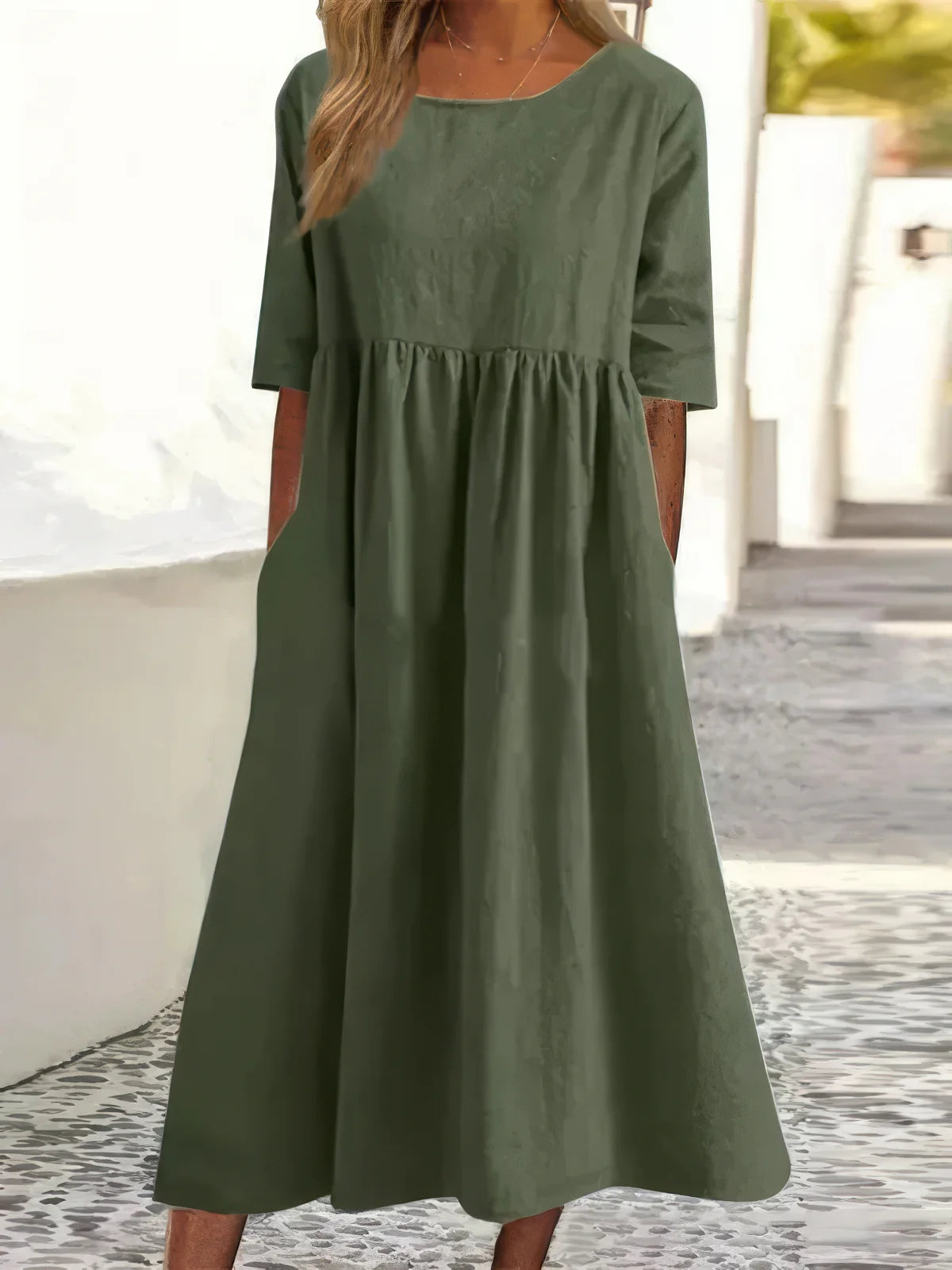 Vestido con Cuello Redondo y Bolsillos